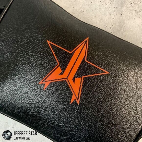 JEFFREE STAR BAT PURSE ZIPPER MAKEUP COSMETIC BAG IN BLACK VEGAN LEATHER BATWING - Picture 5 of 16